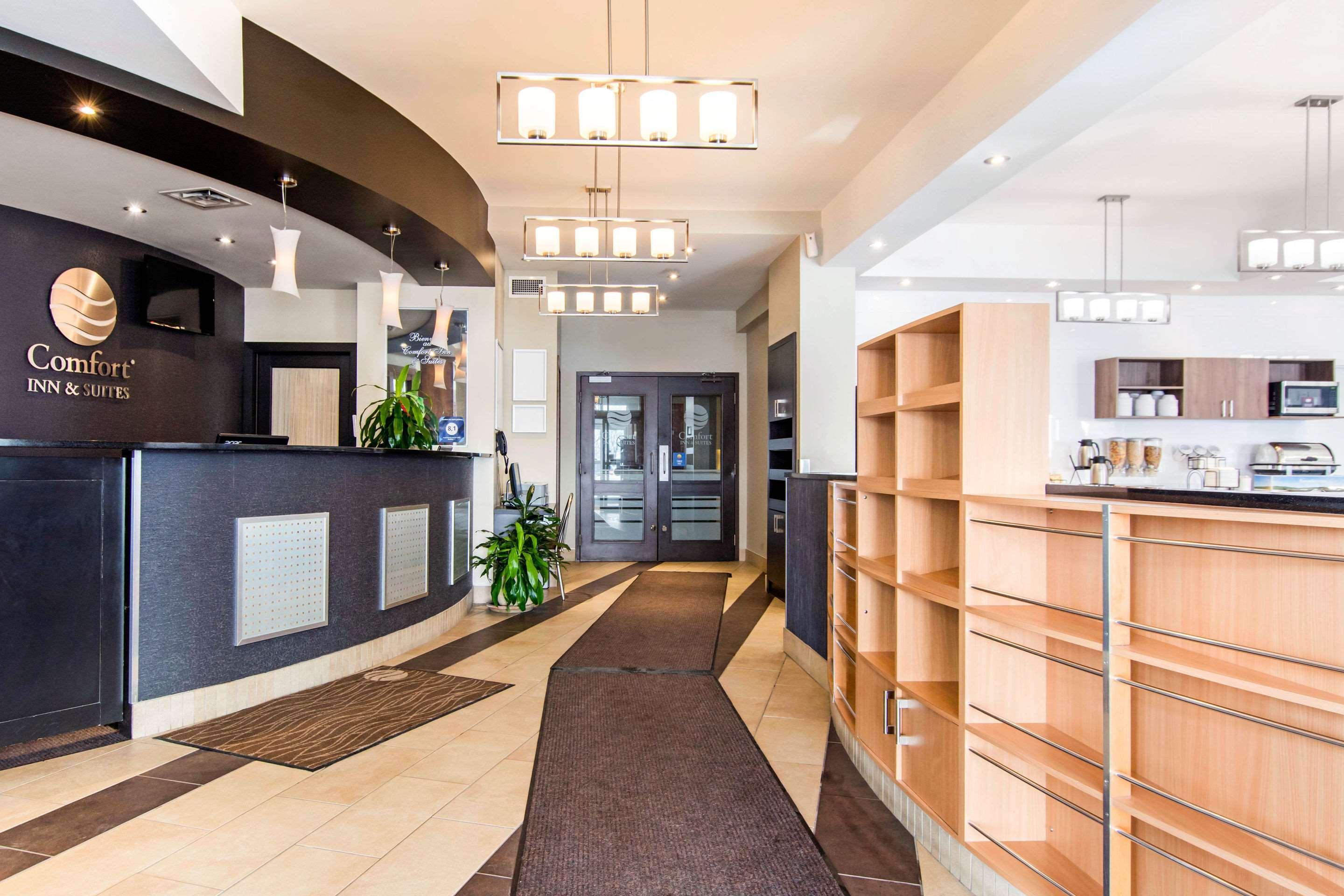 Comfort Inn & Suites Saint-Jerome Luaran gambar