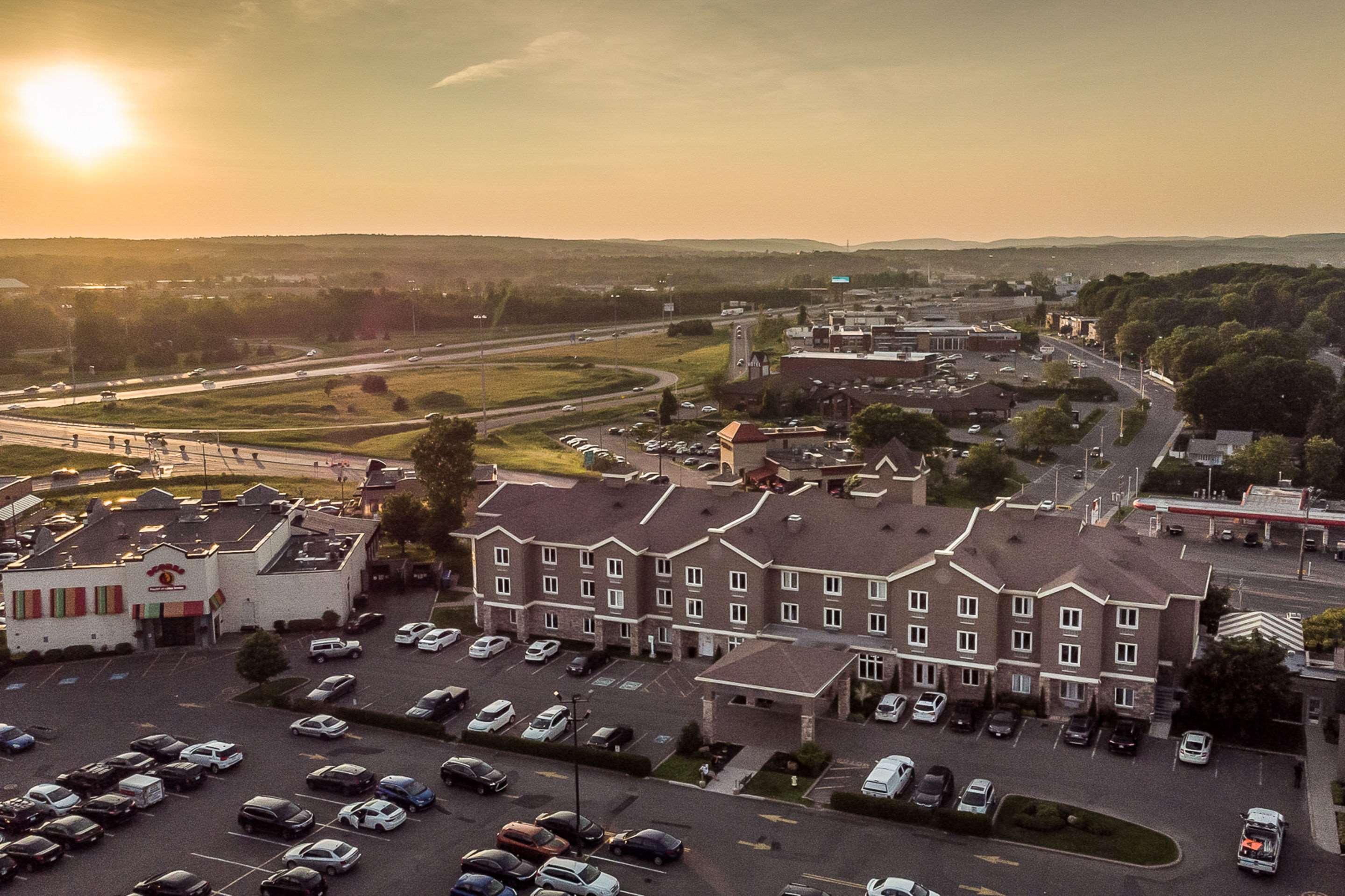 Comfort Inn & Suites Saint-Jerome Luaran gambar