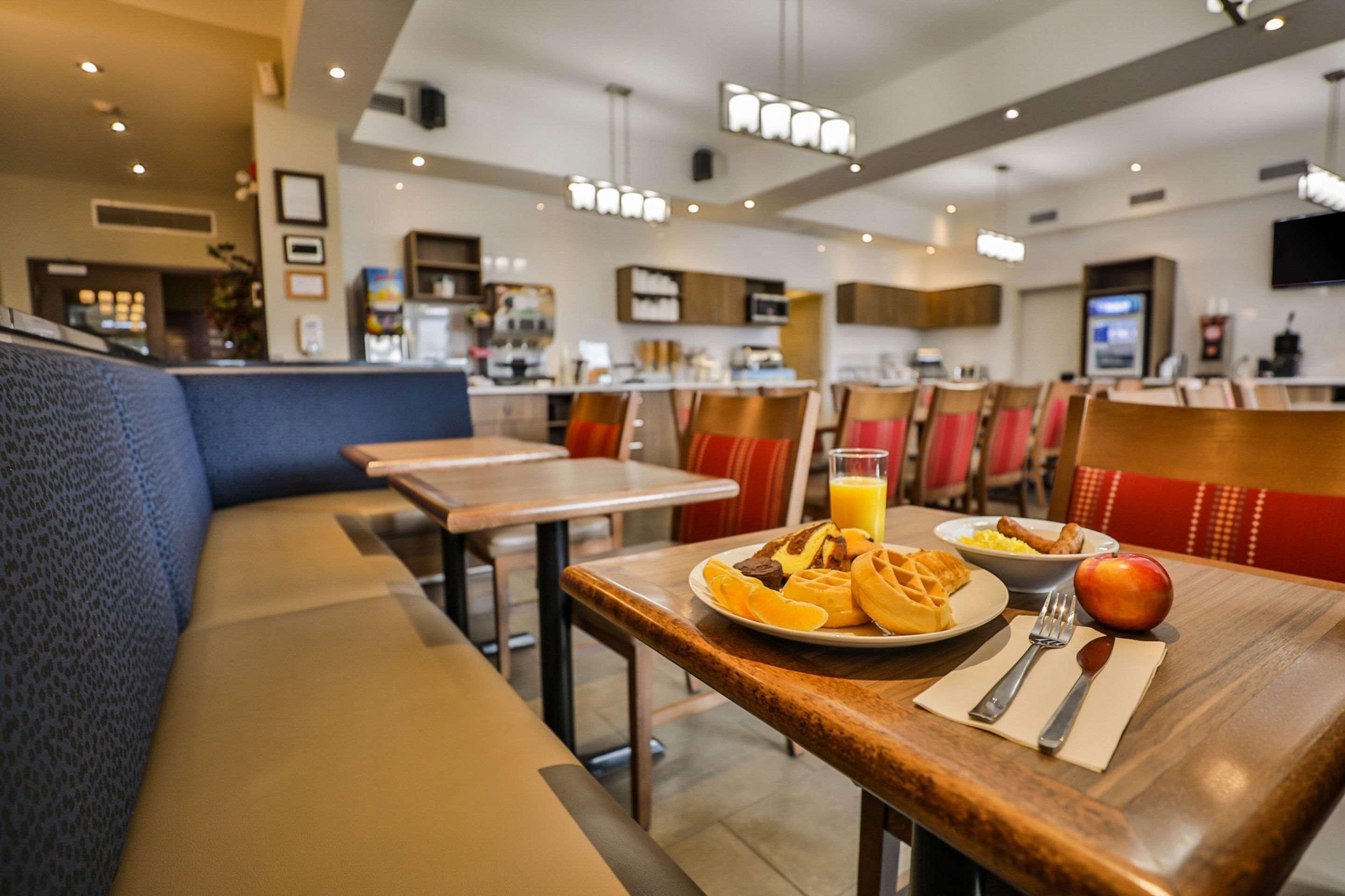 Comfort Inn & Suites Saint-Jerome Luaran gambar